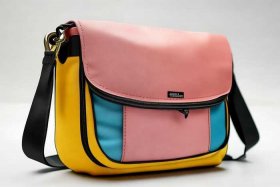 女士尼龙布斜挎包新款图片；女士尼龙布斜挎包新款图片及价格