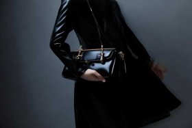 蔻一包包女包正品；蔻一女包是几线品牌