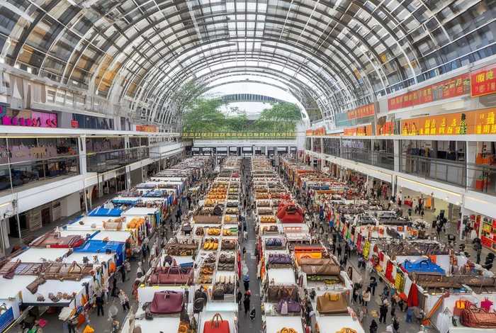 三元里皮具批发城，广州三元里皮具批发城