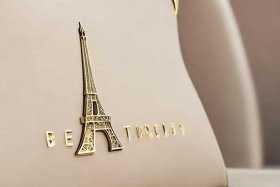 凯旋门包包标志logo、凯旋门包包标志上都有字母吗