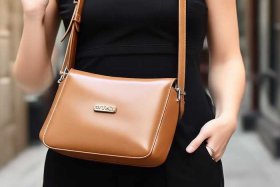 女士斜挎包新款名牌 - 女士斜挎包新款名牌图片