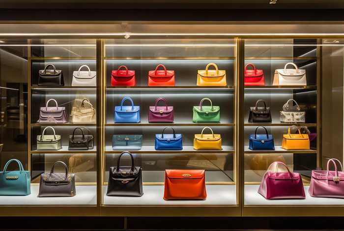 皮包品牌排行榜前十名哪些；皮包品牌排行榜前十名哪些品牌好