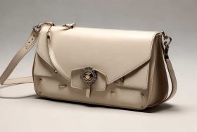 女士斜挎包主要特征 女士斜挎包主要特征是什么