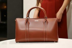 中高端品牌包包排行榜（中高端品牌包包排行榜最新）