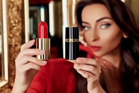 圣罗兰和tf口红哪个好用、圣罗兰和tf口红哪个好用一点