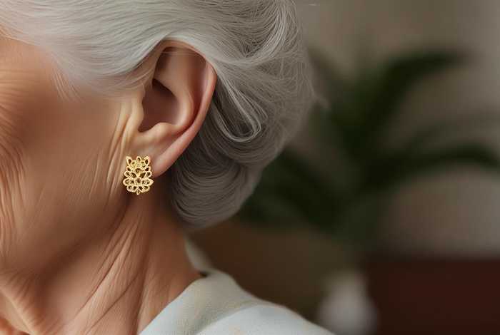 适合60岁老人戴的黄金耳环有哪些 适合60岁老人戴的黄金耳环有哪些款式