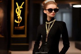 圣罗兰属于什么档次的奢侈品牌；圣罗兰属于什么档次的奢侈品牌女装