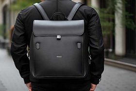什么双肩包品牌比较好；什么双肩包品牌比较好男士