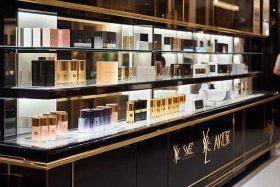 圣罗兰属于欧莱雅吗、圣罗兰属于欧莱雅吗是正品吗