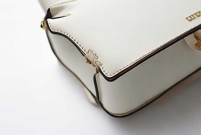 小ck包包多少钱一个（正品小ck包多少钱一个）