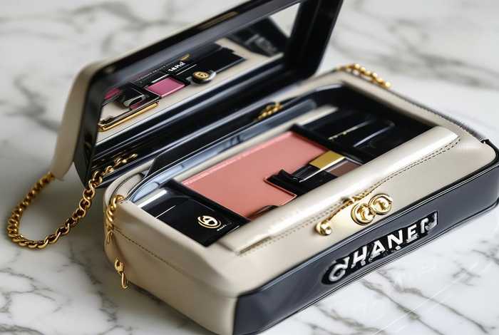 香奈儿小化妆包；香奈儿小化妆包什么价格
