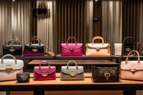 中高端包包品牌有哪些名字；中高端包包品牌有哪些名字大全