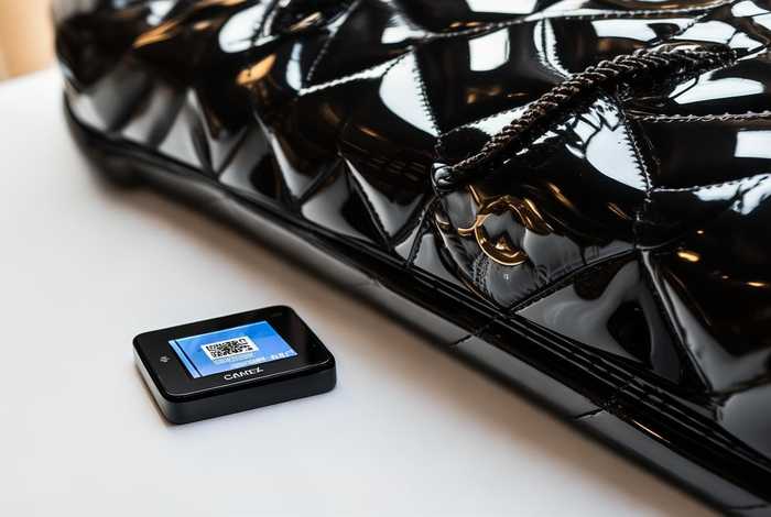 香奈儿包查码在哪里查（香奈儿包在哪里查询码）