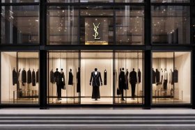 圣罗兰的品牌介绍英文；圣罗兰的品牌介绍英文翻译