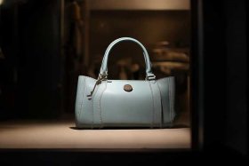 四个字的包包牌子轻奢小众、四个字的女包小众品牌