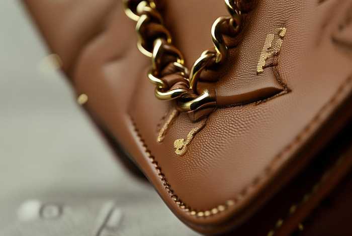 香奈儿包包怎么查真假；香奈儿包包怎么查真假鉴别