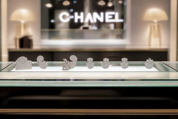 香奈儿耳钉官网旗舰店（香奈儿耳钉官网旗舰店是正品吗）