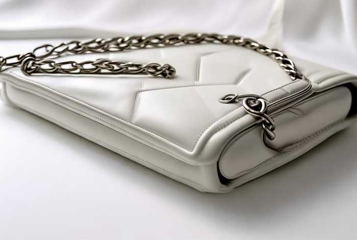 香奈儿希尔顿包包值得买吗（香奈儿希尔顿包包值得买吗知乎）
