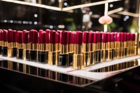 圣罗兰属于什么档次的口红 - 圣罗兰属于什么档次的口红品牌