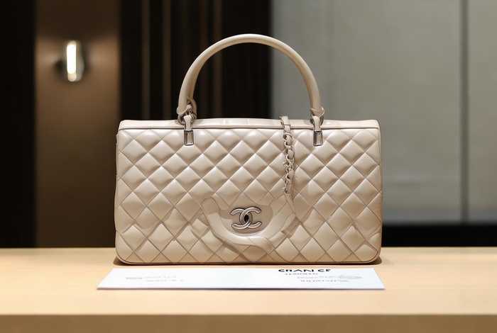 香奈儿cf包官网价格中号 香奈儿cf官网女包价格表 香奈儿cf包官网价格中号 香奈儿cf官网女包价格表