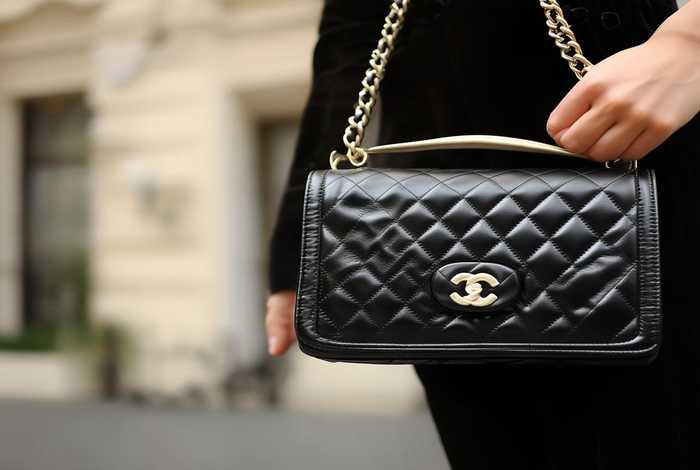 香奈儿官网女包（香奈儿官网女包经典款）