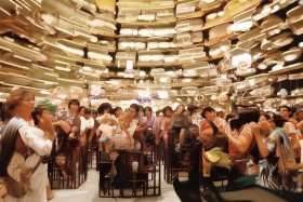 五十岁的男人适合用什么样的包、五十岁的男人适合用什么样的包包呢