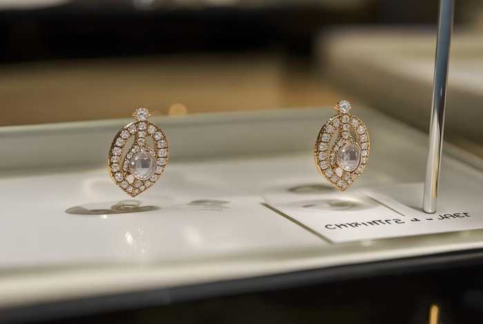 香奈儿耳环官方旗舰店正品 - 香奈儿耳环官方旗舰店正品多少钱