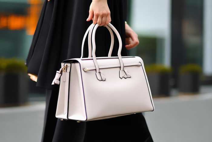 一千元左右大牌女包性价比（一千元左右的大牌女包）