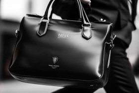 十大名牌男士斜挎包品牌有哪些 十大名牌男士斜挎包品牌有哪些牌子