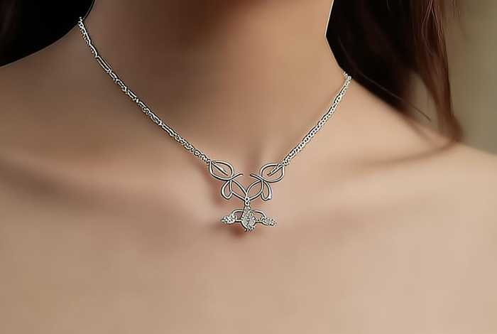 四个花瓣的首饰品牌；四个花瓣的首饰品牌叫什么