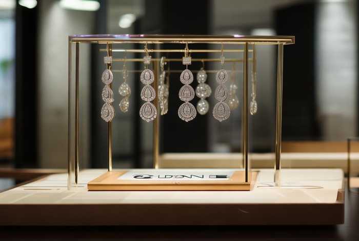 香奈儿耳环官网 chanel；香奈儿耳环官网中国官方网