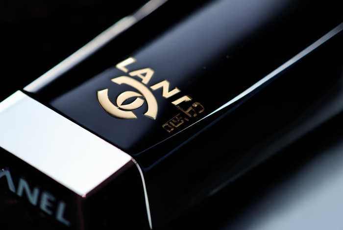 香奈儿唇釉怎么查是不是正品；香奈儿唇釉怎么查是不是正品的