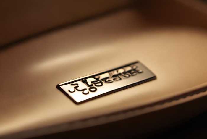 香奈儿包包的编码在哪里看、香奈儿包包的编码在哪里看啊