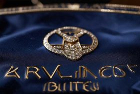 奢侈品品牌logo及中文名（奢侈品品牌logo及中文名含义）