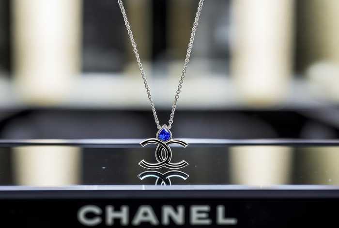 香奈儿官网官方旗舰店项链（香奈儿官网官方旗舰店项链是正品吗）