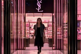 圣罗兰美妆官方商城是真的吗、圣罗兰美妆官网是真的吗