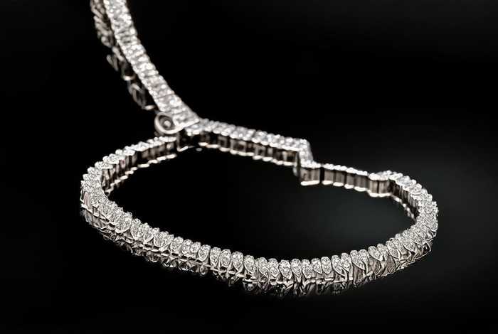 圣罗兰官方网站手链（圣罗兰手包官网报价）