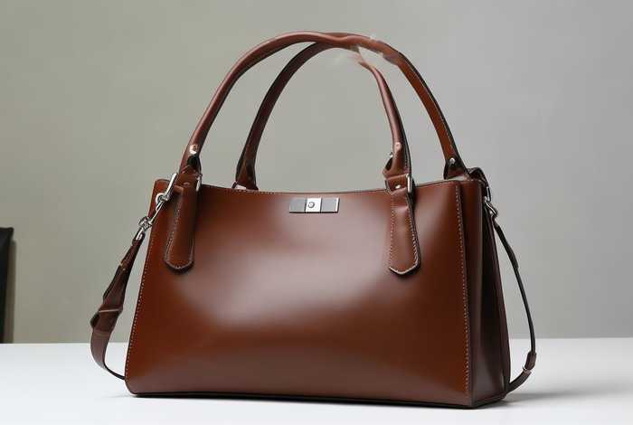 适合45岁女士的两用包、适合45岁女士的两用包有哪些