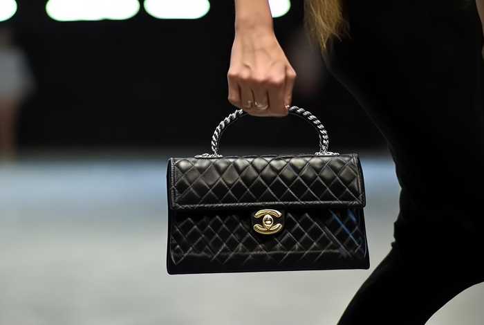 香奈儿秀场限量版包包，香奈儿走秀限量款包