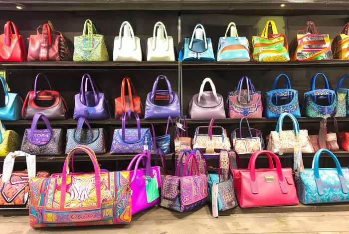 泰国本土包包品牌大全图片；泰国本土包包品牌大全图片及价格