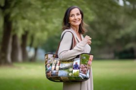 中老年女士挎包小包，中老年女士挎包小包图片大全