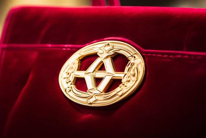 奢侈品牌包包logo图片（奢侈品牌包包logo图片大全）