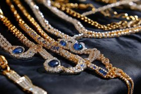 十大奢侈品牌手链最新款；十大奢侈品牌手链最新款价格