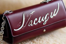 四个字的包包名字（四个字的包包名字叫什么）