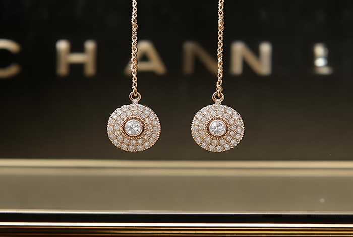 香奈儿耳环官网入口（香奈儿耳环官网入口网站）