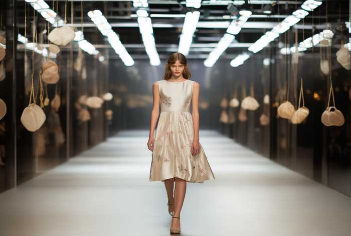 香奈儿2023春夏秀场，香奈儿2021年春夏最新秀场