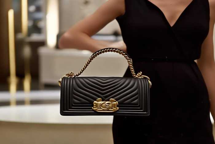 香奈儿leboy包多少钱、香奈儿的leboy多少钱 香奈儿leboy包多少钱、香奈儿的leboy多少钱