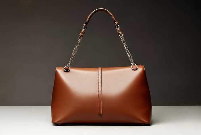 适合三十岁女生的包包品牌（适合三十岁女生的包包品牌推荐）