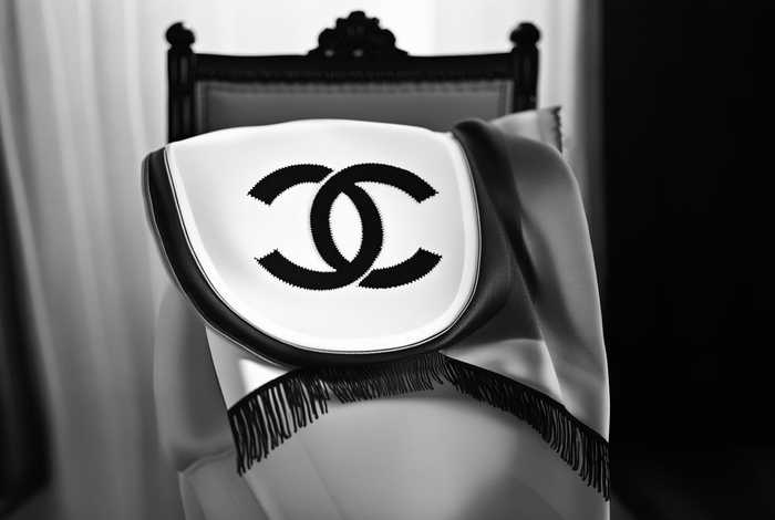 香奈儿衣服的logo（香奈儿衣服的标志图案 logo）