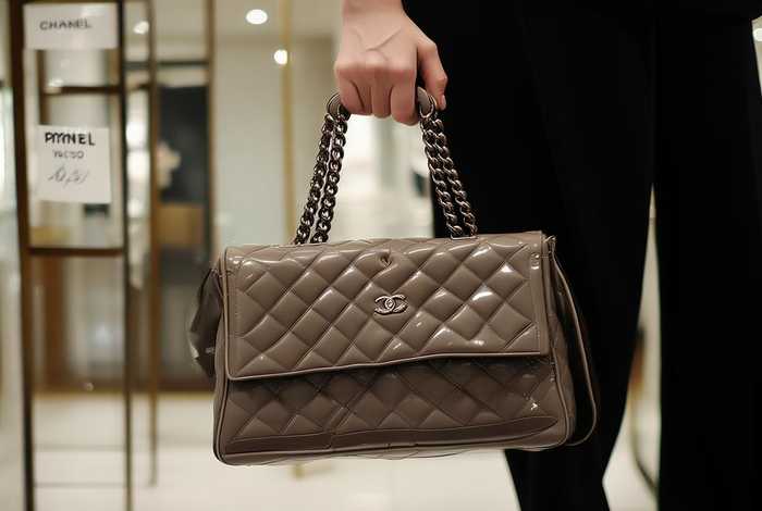 香奈儿官网官方网包包大款；香奈儿官网店包包最新款价格